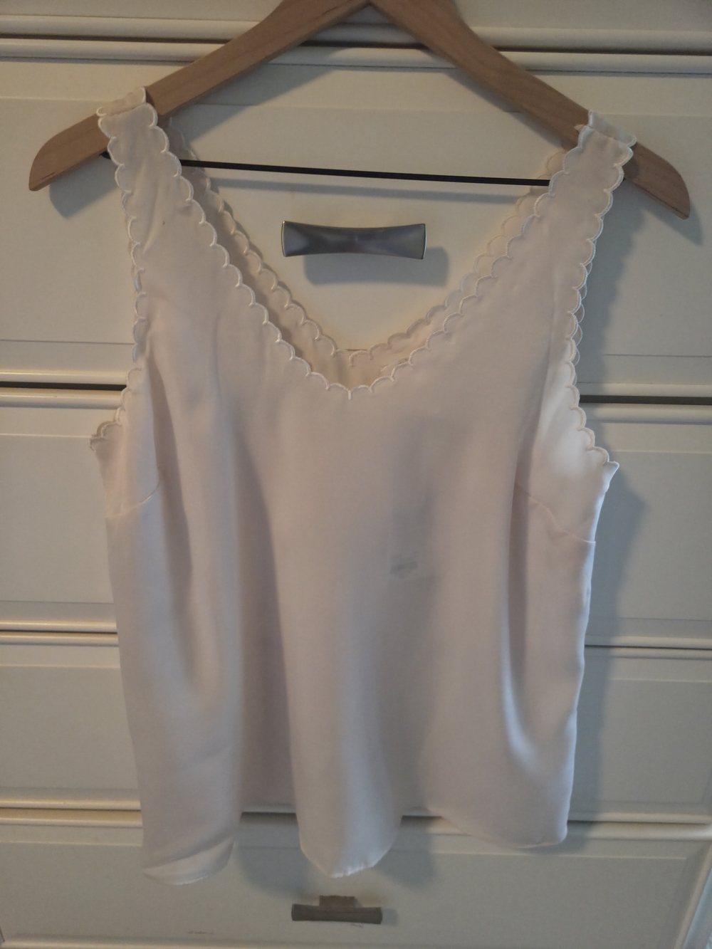 LC Lauren Conrad White Scalloped V-Neck Camisole